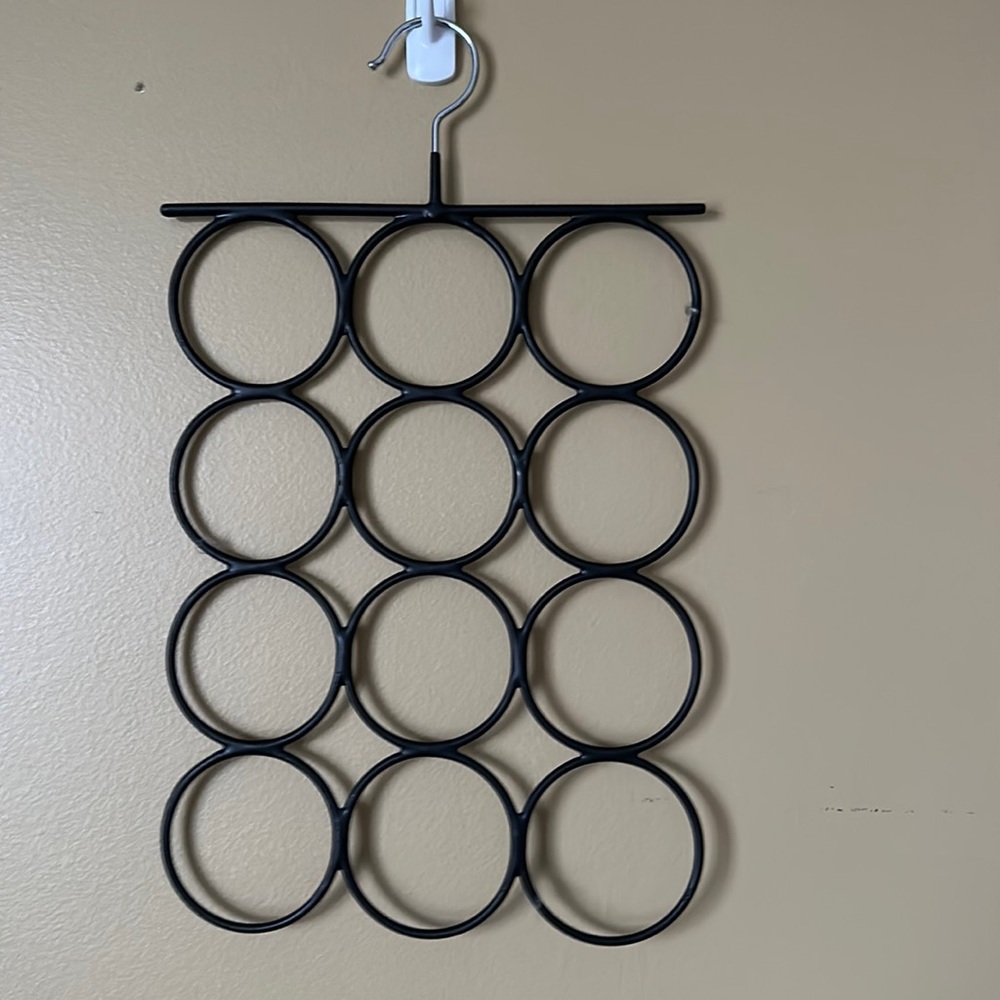Scarf holder